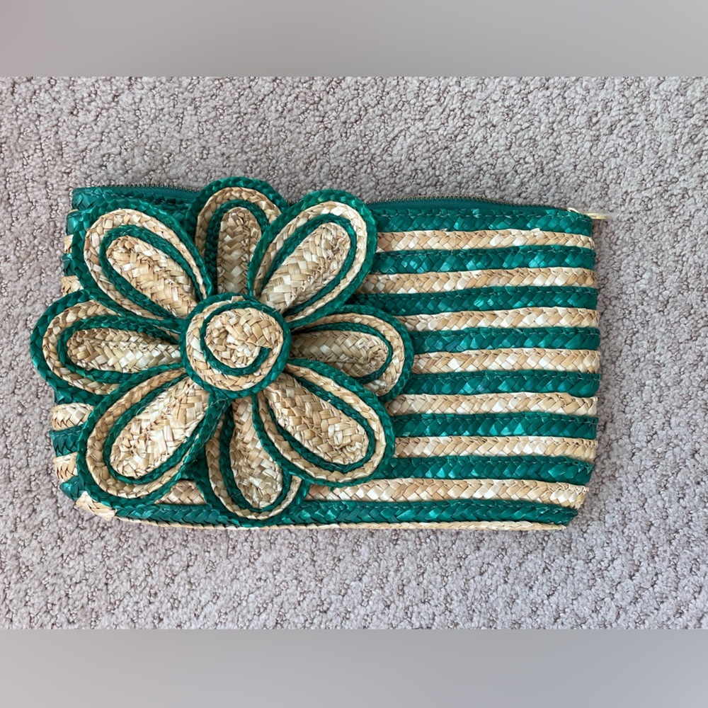 Mud Pie Straw Flower Clutch with Green Stripes NEW women’s